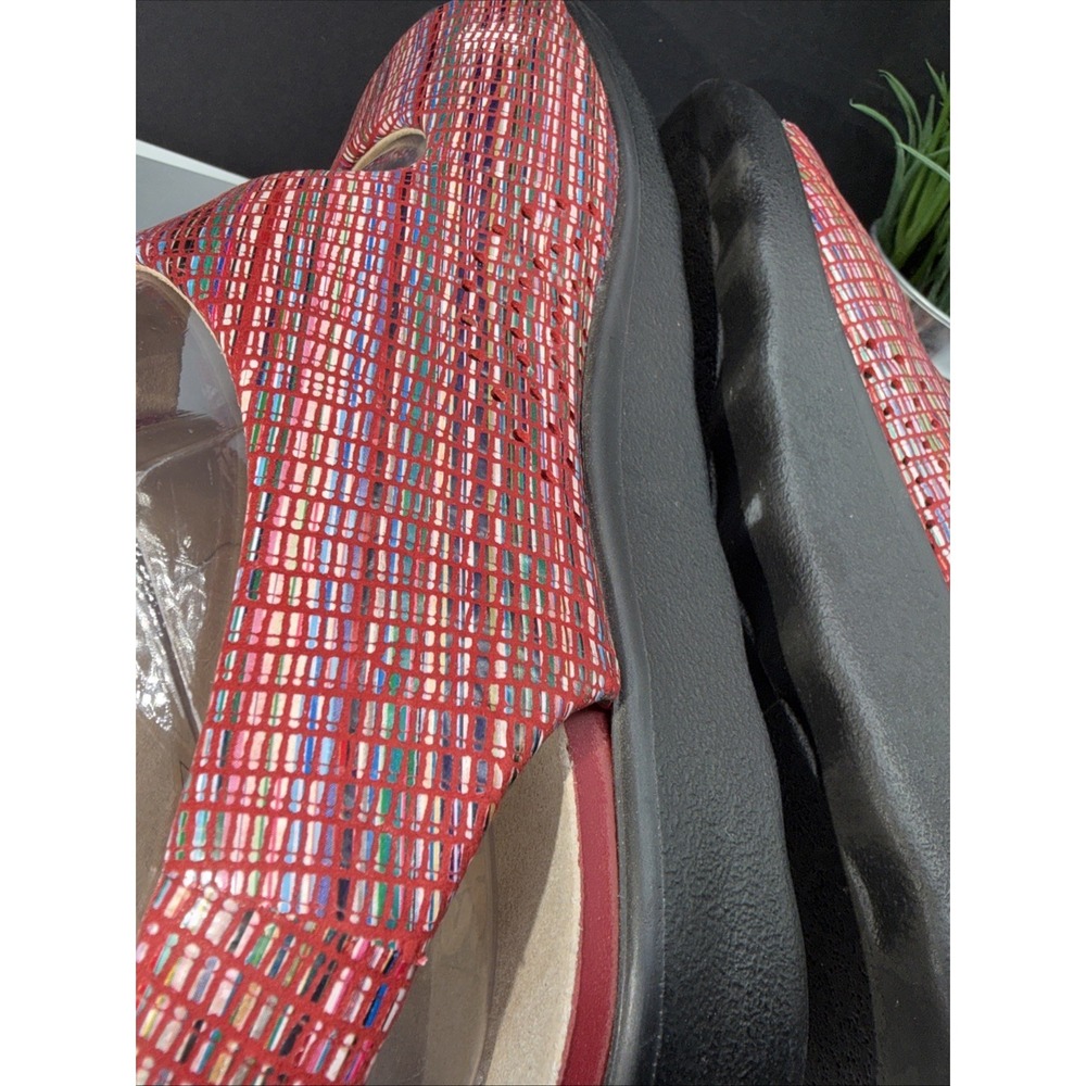 SAS Relaxed Rainbow Sandals Womens 7 Red Leather Open Toe Casual Slingback Strap - Picture 9 of 16